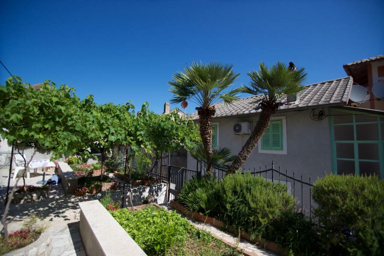 Apartmani Loreta Mali Losinj Exterior photo